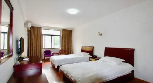 Pinghu Longyuan Hotel, Book Hotel Hoteller i Pinghu med parkering, Parkering