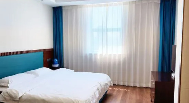 Люкс Deluxe Imperial Garden GoldenJoy Hotel