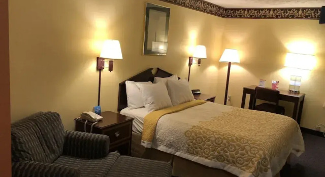 Days Inn And Suites Youngstown / Girard Ohio, Book Hotel Youngstown Ohio