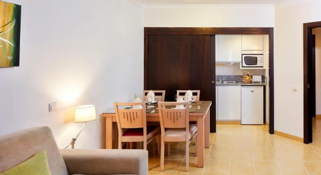 Люкс с видом на бассейн Santa Eulalia Hotel & Spa