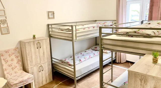 Кровать в общем номере New Hostel Berlin Mitte FREE SNACK hot tea and coffee