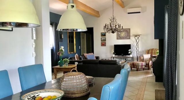 Вилла Stylish Family Villa in Felines