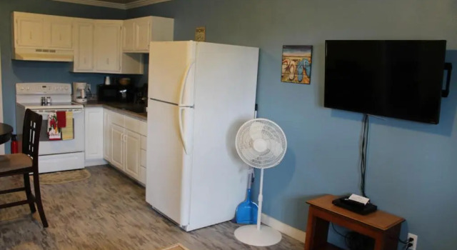Люкс с 2 комнатами Coastal Inn and Suites
