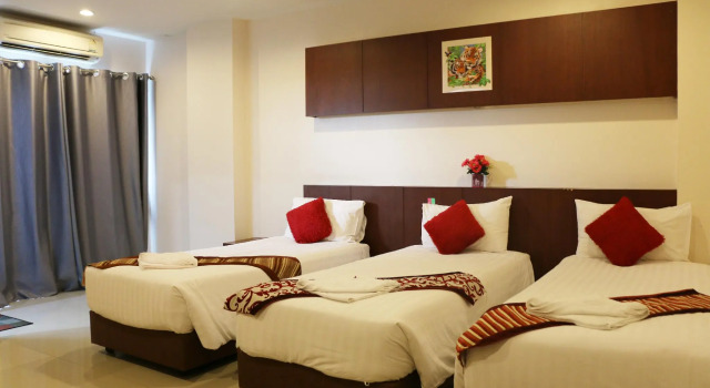 7 Sky Residency