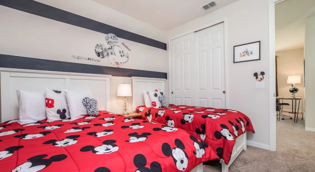 Вилла 7 Bedroom 5 Bathroom with Spa & Game Room