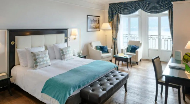 Двухместный полулюкс с балконом и с видом на озеро Grand Hotel Suisse Majestic, Autograph Collection