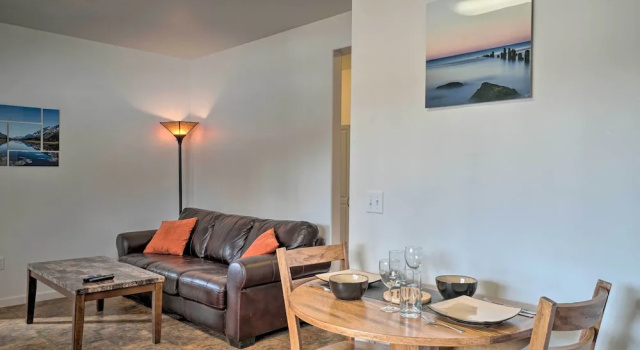 Коттедж Homer Hideaway on Fritz Creekside - Pets Welcome