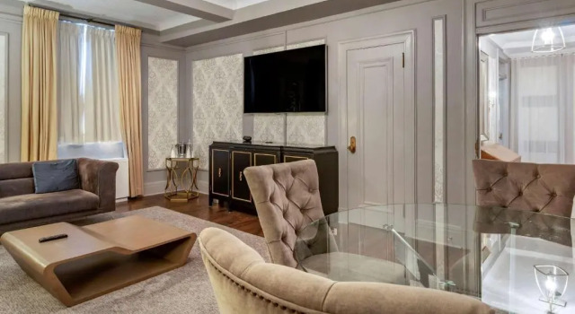 Люкс The Fort Garry Hotel, Spa and Conference Centre, an Ascend Collection Hotel