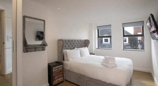 Newly Furnished 2 Bed Apartment in the Heart of Old Town Swindon, Забронировать Апартаменты/квартира Апартаменты Суиндон, рядом с Swindon Magistrates Court, Апартаменты/квартира
