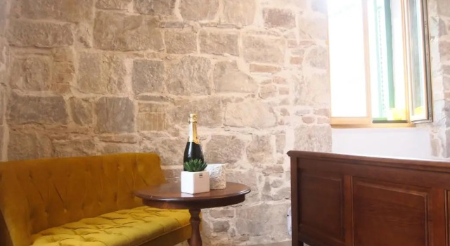 Charming studio in the old town, Prenota Appartamento Splitska 