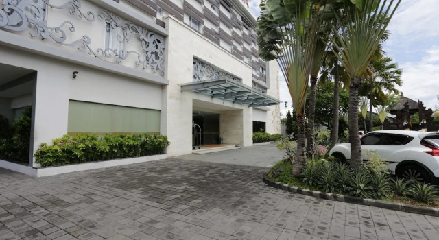 RedDoorz Plus near Mall Bali Galeria 2, Забронировать Отель Денпасар Denpasar Municipality