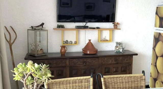 Apartment With 2 Bedrooms in Llançà, With Wonderful sea View and Furni, Забронировать Апартаменты/квартира Отели Льянсса с парковкой, рядом с Музей акварели Фонда Жозепа Мартинеса Лосано, Парковка