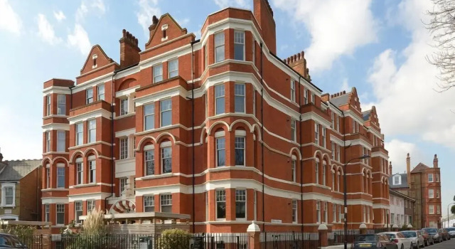 Luxury Three Bedroom - Flat 121 Lower Ground Floor, Забронировать Отель Отели Лондона 3 звезды, рядом с The William Morris Society, 3*