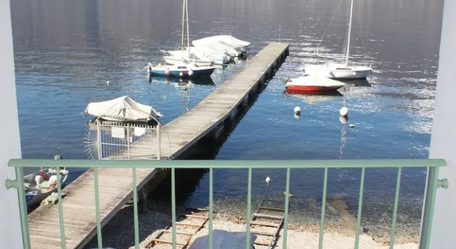 Апартаменты The Green House on the Lake
