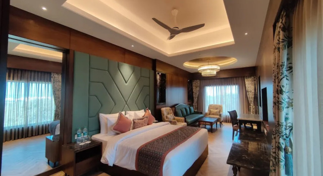 Jasraj Palace Yavatmal Hotel, a member of Radisson Individuals, Забронировать Отель Отели штата Махараштры 3 звезды, 3*