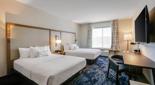 Четырёхместный номер Standard Fairfield Inn & Suites Bardstown