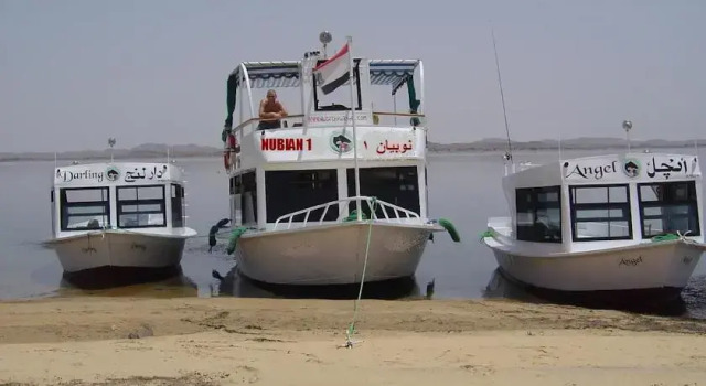 Safari Boat Nubian 1