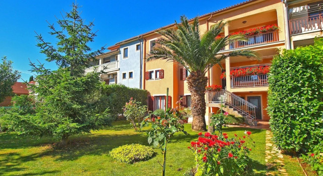 Apartment 979