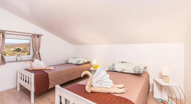 Awesome Apartment in Krk With 3 Bedrooms and Wifi, Prenota Appartamento Bajčići 