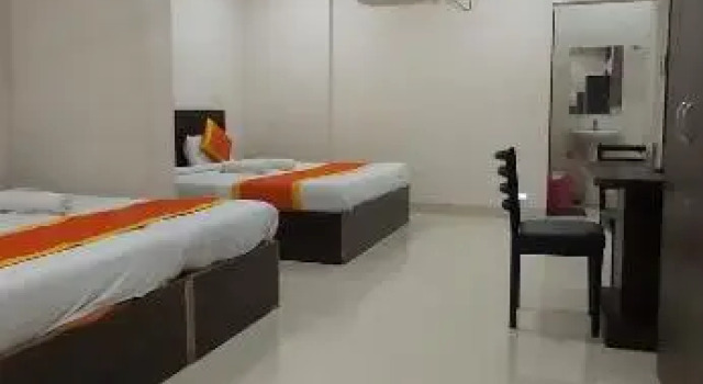 Люкс Deluxe Hotel Radhika Inn