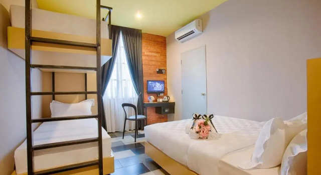 Четырёхместный номер Deluxe the youniQ Hotel, KLIA T1, KLIA T2