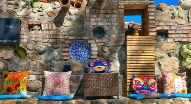 Floral Hotel·Beijing Ten 1 Stone House hotel (Wangfu Jingshui Great Wall Branch, Huairou District), Забронировать Отель Erdaoguan Пекин