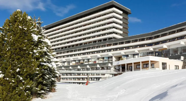 SOWELL RESIDENCES Pierre Blanche, Book Hotel Hoteller i Rhône-Alps med pool, Swimmingpool