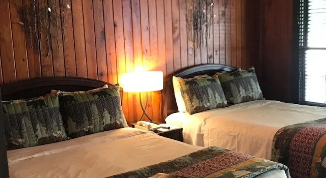Riverside Lodge at Chimney Rock, Забронировать Дом для отпуска Чимни-Рок Северная Каролина, рядом с Ботанический сад Лейк Лур Флауэринг Бридж