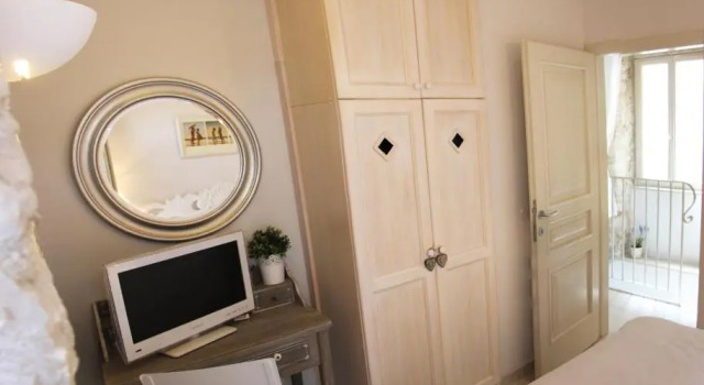 Casa Svalba, Забронировать Отель Ровинь Rovinj Riviera, рядом с Пристань для яхт Ровиня