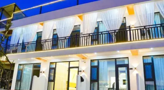 Muti · Huaxishan Fangmei Su (Nalati Branch), Book Hotel Xinyuan Xinjiang