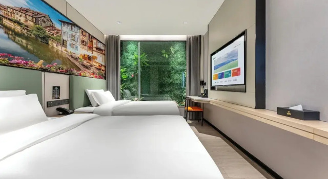 Четырёхместный номер Standard Norman Hotel