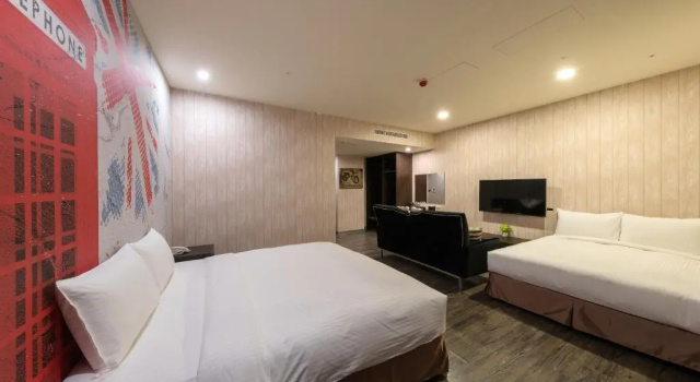Четырёхместный номер Standard с видом на город Skyone Hotel