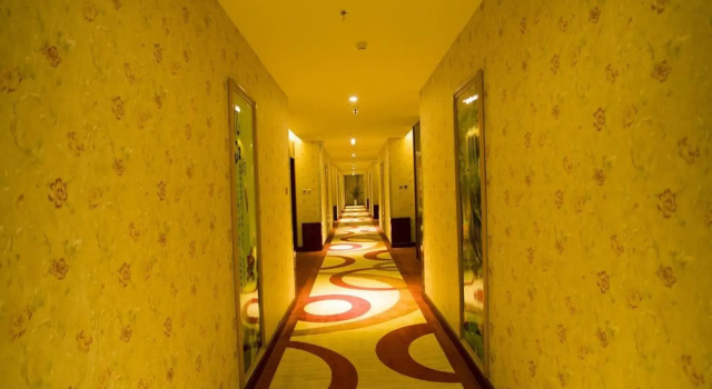 Super 8 by Wyndham Qitai Tuan Jie Nan Lu, Book Hotel Hoteller i Qitai med parkering, Parkering