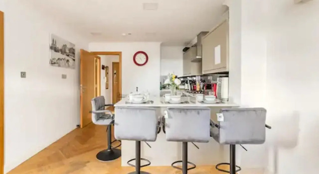 4 Guests - 2 Bedrooms - Quick Links Central London, Забронировать Отель Лондон Большой Лондон, рядом с Брент Кросс
