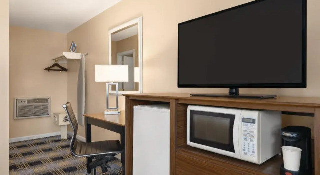 Номер Standard Days Inn by Wyndham Middletown/Newport Area
