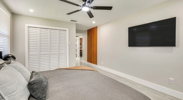 Modern Lakeland Golf Retreat w/ Putting Green
