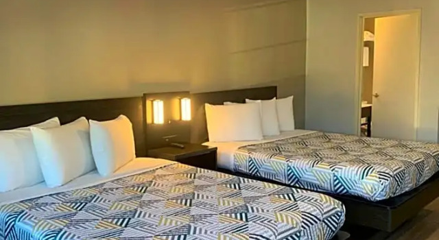 Четырёхместный номер Standard Motel 6 San Diego, CA Airport Harbor
