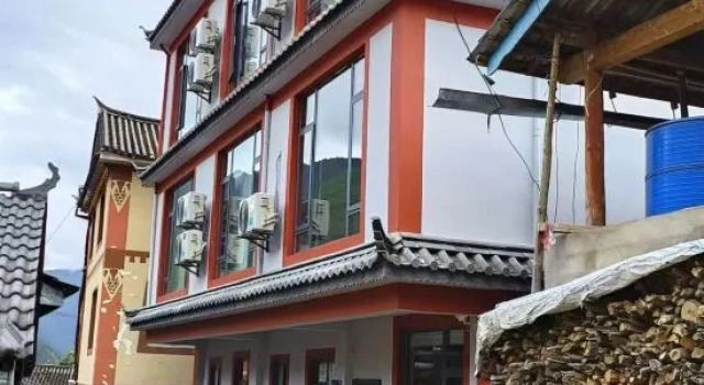 Weixi Chujinju Homestay, Prenota Hotel Deqin Yunnan