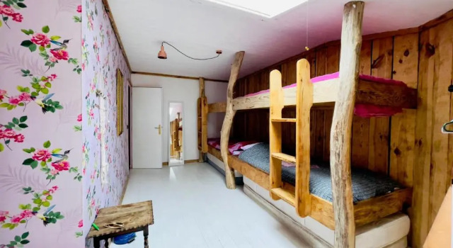 Кровать в общем номере (женский номер) Carwyns Surf House