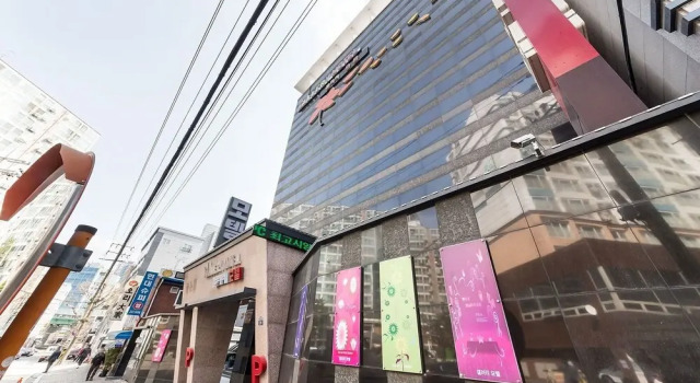 Dongsuwon Gallery, Reserva ahora Hotel Suwon Gyeonggi-do, cerca de Changlyongmun