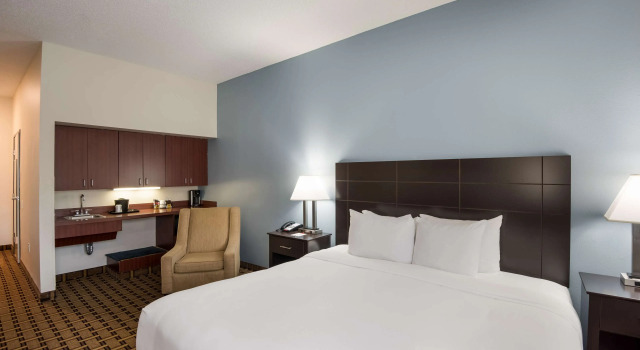 Двухместный номер Standard SureStay Plus Hotel by Best Western Coralville Iowa City