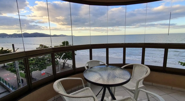 Lindo Apto Itapema Meia Praia Frente ao Mar p/ 6 pessoas, alto padrão, WIFI, Забронировать Отель Мея-Прая Санта-Катарина