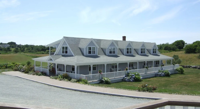 Четырёхместный номер Standard с видом на сад Rose Farm Inn