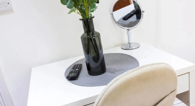 Коттедж 3 Bed 3 Bathroom Flat in Kensington B
