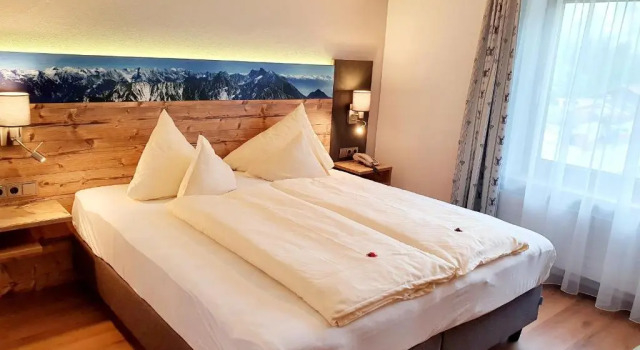 Двухместный номер Standard Raffls Hotel