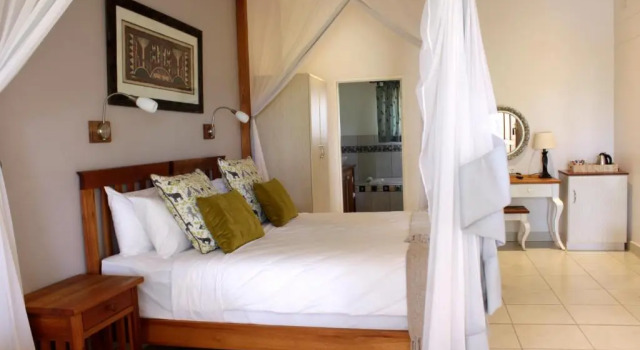 Номер Standard с видом на бассейн Batonka Guest Lodge