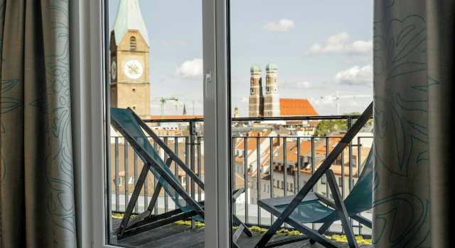 Номер Standard с балконом Motel One München-Sendlinger Tor