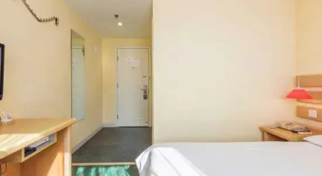 Homeinn Hotel (Baoding Railway Station East Square Jianhua Street)