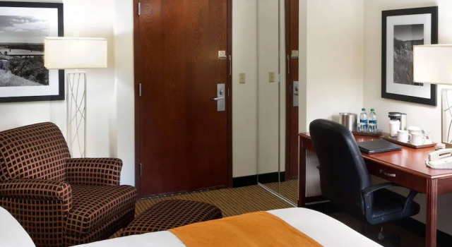Двухместный номер Standard Radisson Hotel Bismarck