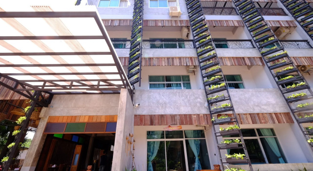 Hug Sakonnakhon, Rezervasyon Otel Sakon Nakhon 